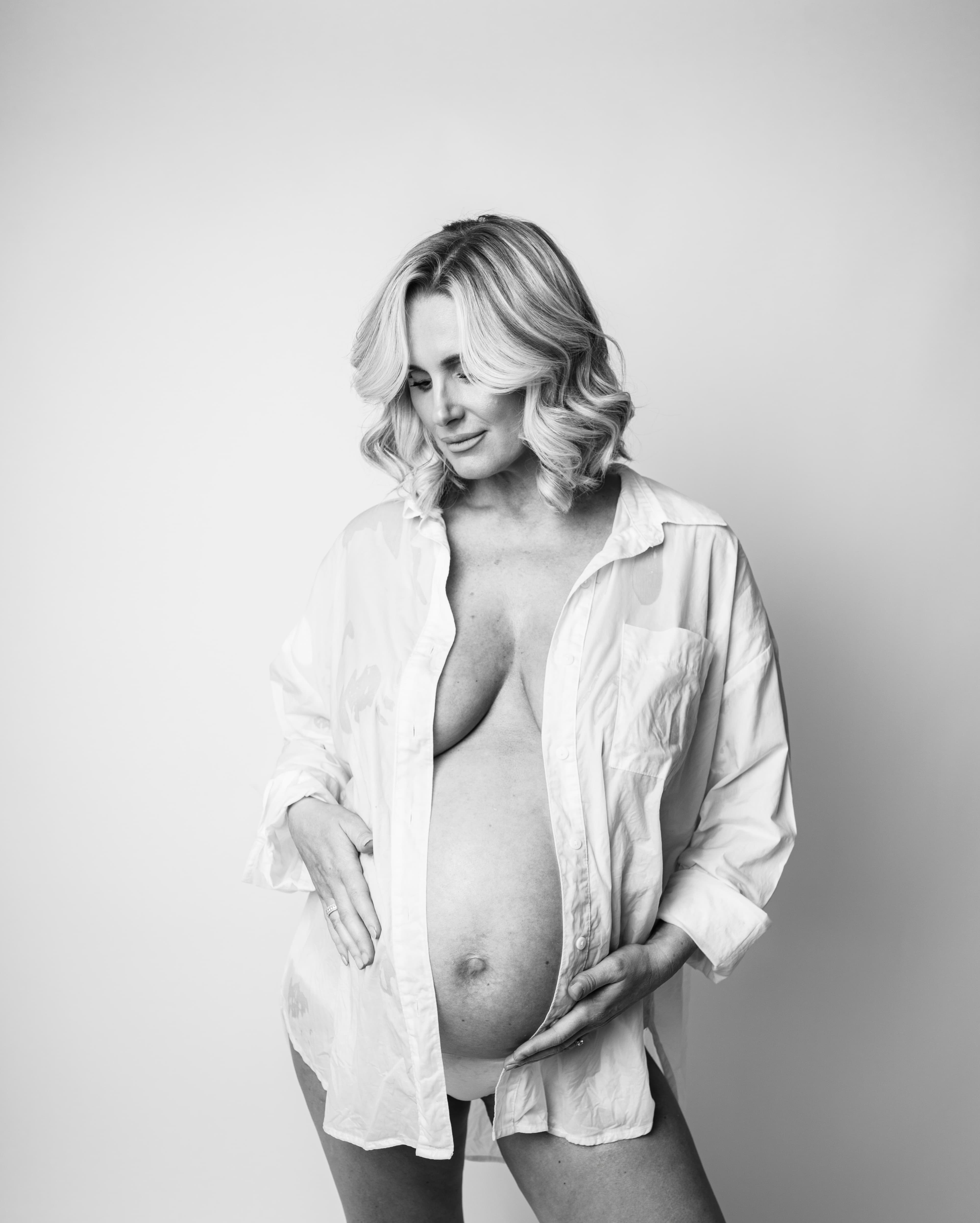 Maternity photography by Tina Hevingham, image 8