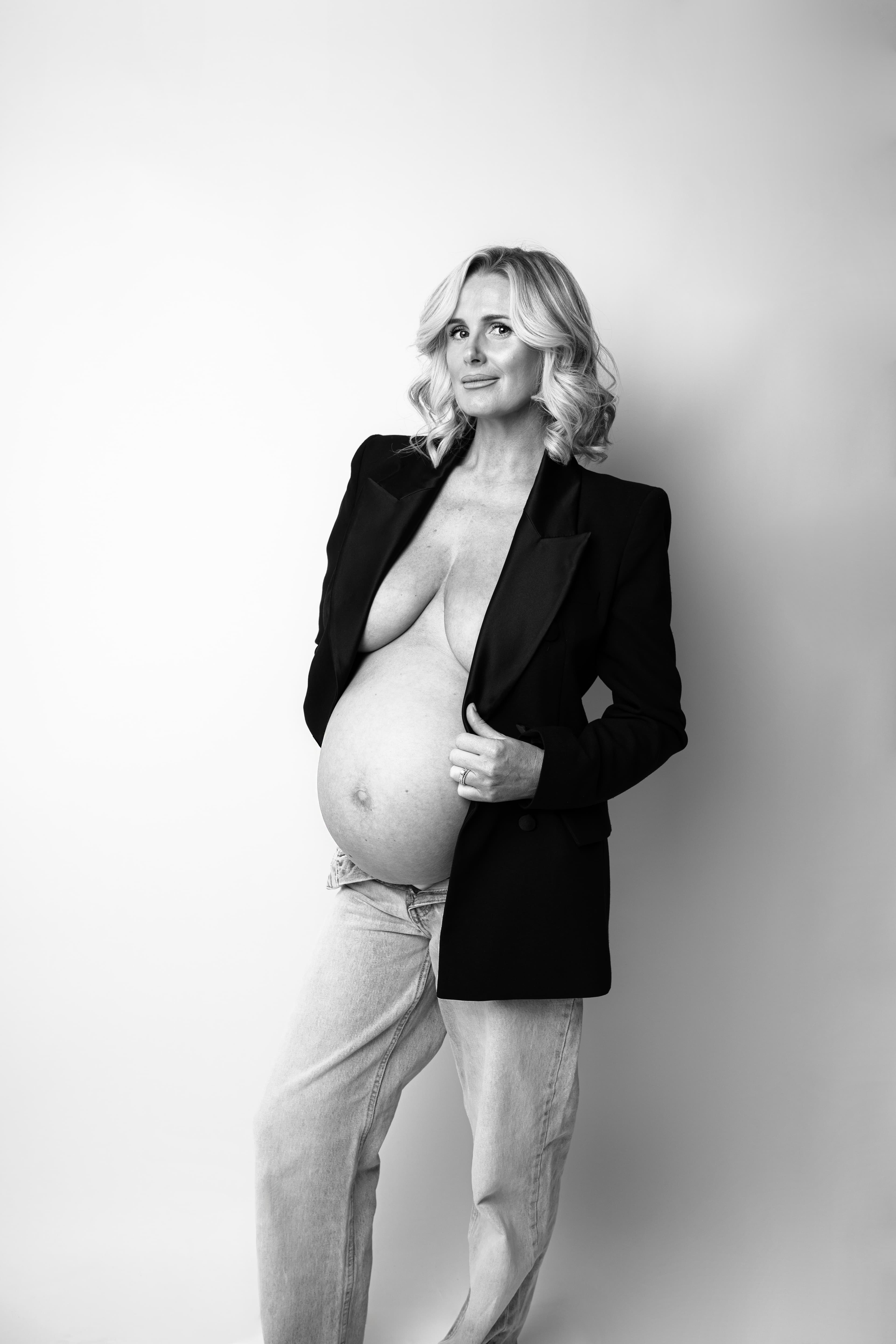 Maternity photography by Tina Hevingham, image 11