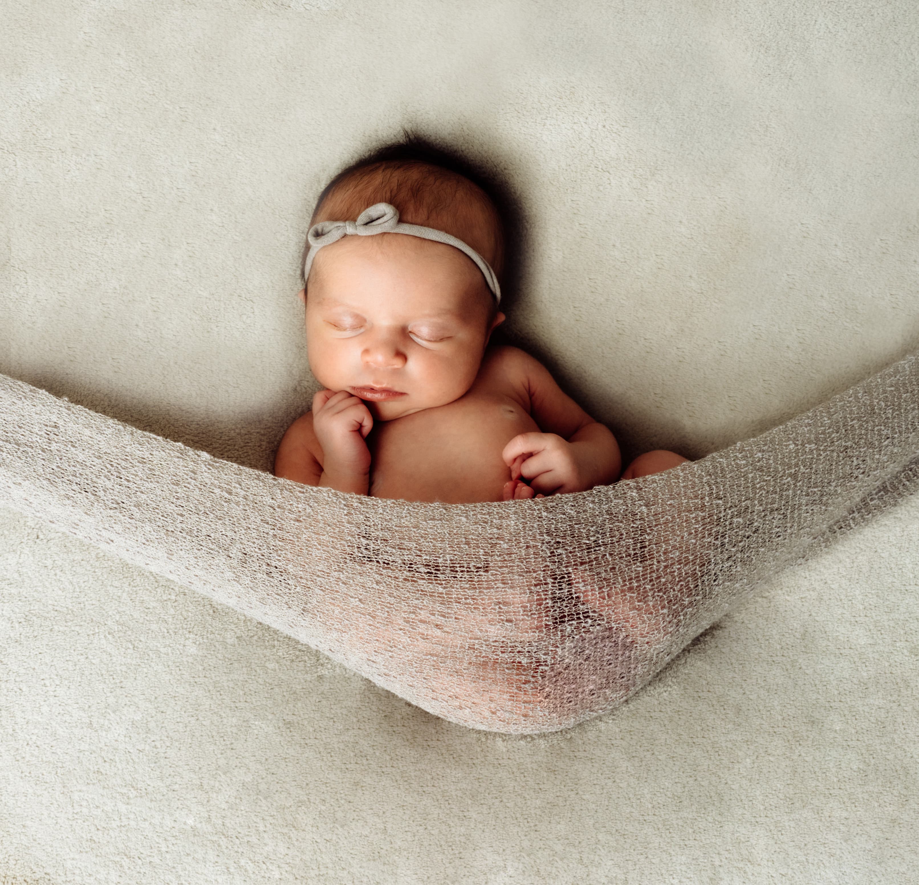 Newborn photography by Tina Hevingham, image 13