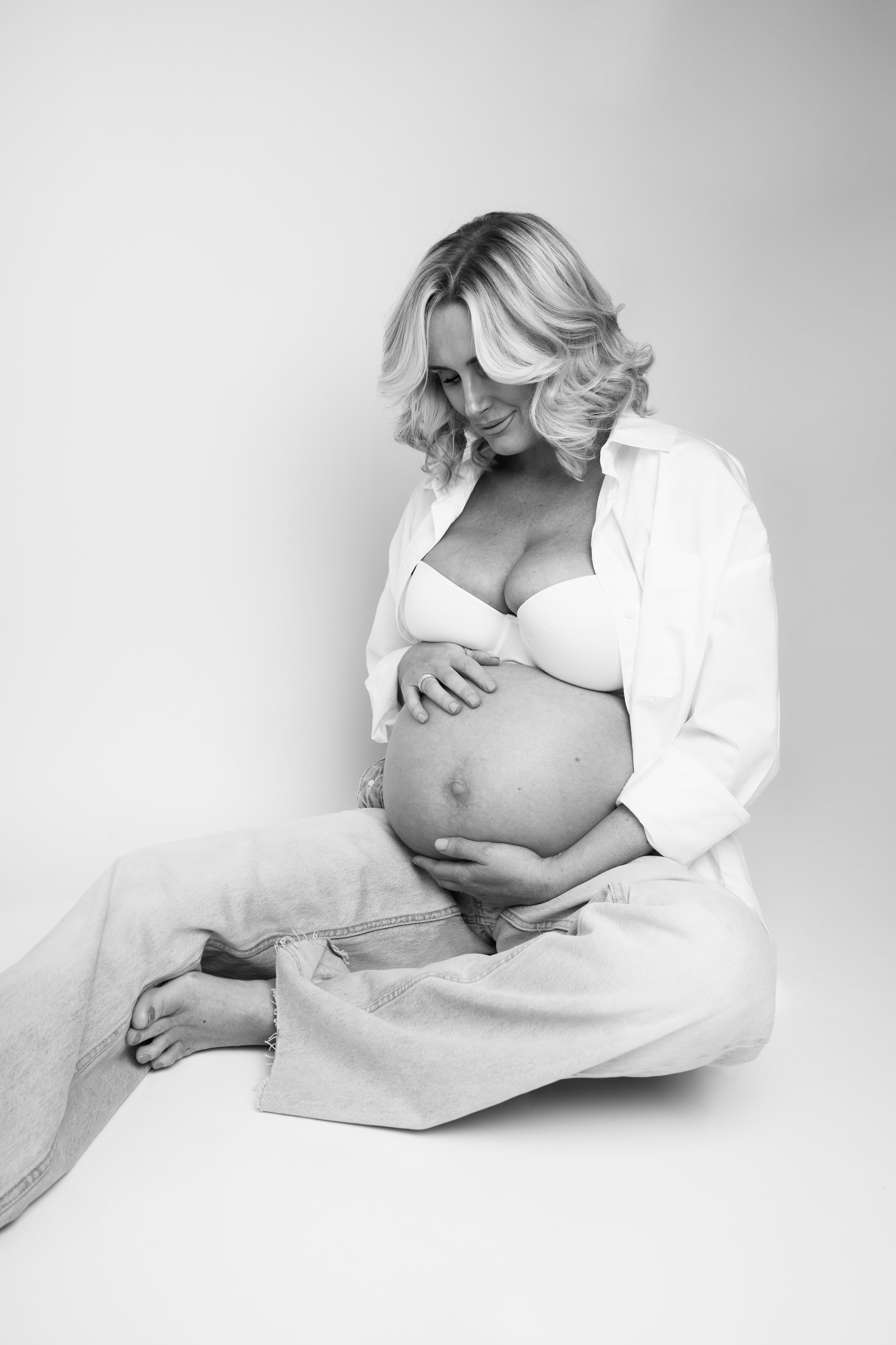 Maternity photography by Tina Hevingham, image 3