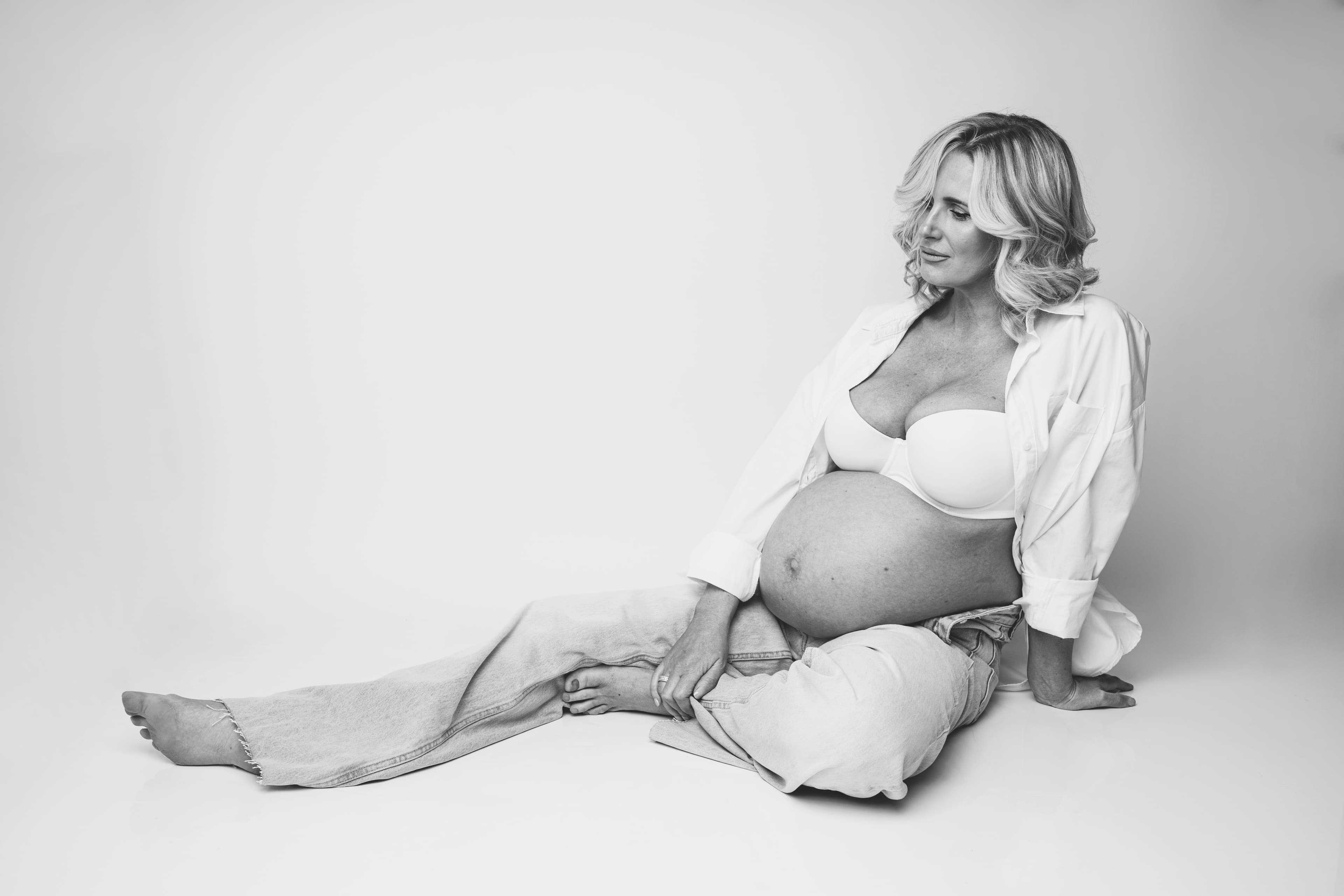 Maternity photography by Tina Hevingham, image 6